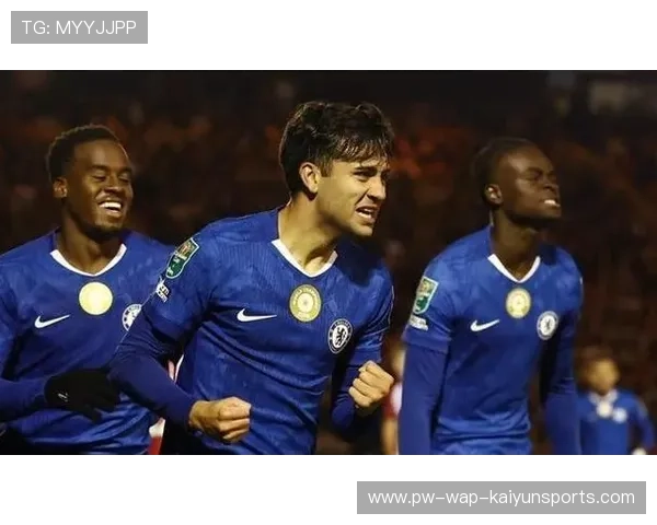 巴黎与英超豪门争夺门将天才，转会费上亿